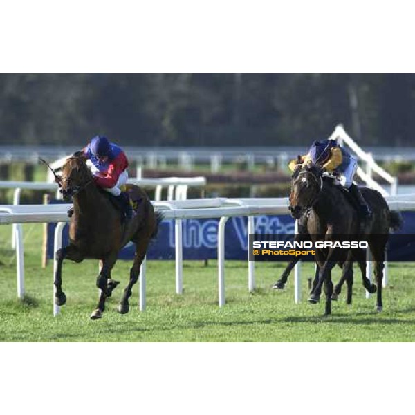 last 20 meters of 115¡ Premio Pisa Sis Stefano Landi on Slapper, at left, leads on Otello Fancera with Vale Mauro San Rossore racetrack Pisa, 28th march 2005 ph. Stefano Grasso