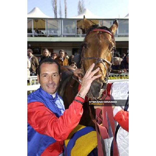 Stefano Landi and Slapper winners ovf the 115¡ Premio Pisa Sis, in winning circle San Rossore racetrack Pisa, 28th march 2005 ph. Stefano Grasso
