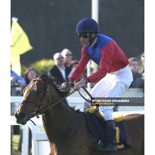 close up on the line for Stefano Landi and Slapper winners of the 115¡ Premio Pisa Sis San Rossore racetrack Pisa, 28th march 2005 ph. Stefano Grasso