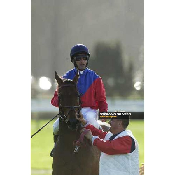 Stefano Landi on Slapper comes back in triumph after winning the 115¡ Premio Pisa Sis San Rossore racetrack Pisa, 28th march 2005 ph. Stefano Grasso