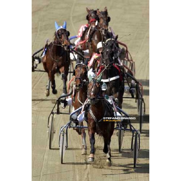 Furbiz with Andrea Guzzinati leads at the first turn of Premio Chieri Torino Vinovo racetrack 4th april 2005 ph. Stefano Grasso