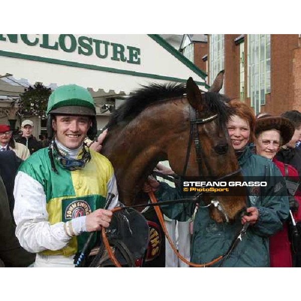 AINTREE, 9 Avril 2005. The John Smith\'s Grand National. \'HEDGEHUNTER\' (Ruby Walsh) ph. Jean Charles Briens