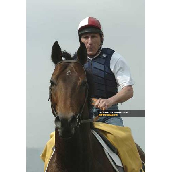 HONG-KONG. Sha Tin, 22th April 2005. \'TOUCH OF LAND\' (Bernard Mion) ph. Jean Charles Briens
