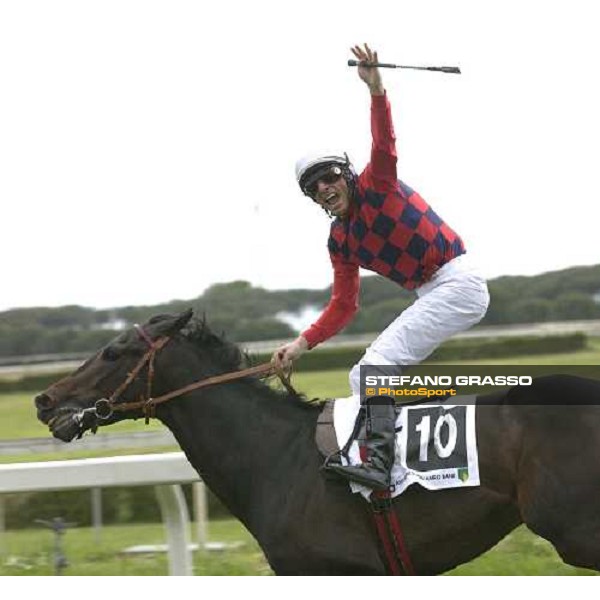 Endo Botti on Ramonti wins Premio Parioli Rome Capannelle, 24th april 2005 ph. Stefano Grasso