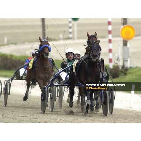 Enrico Bellei with Ech˜ dei Veltri wins the Gran Premio d\' Europa at San Siro racetrack Milan 25th april 2005 ph. Stefano Grasso