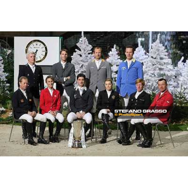 Group photo for the Top 10 riders Top 10 Rolex IJRC Geneve,7th dec.2012 ph.IJRC/StefanoGrasso