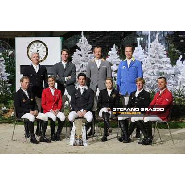Group photo for the Top 10 riders Top 10 Rolex IJRC Geneve,7th dec.2012 ph.IJRC/StefanoGrasso