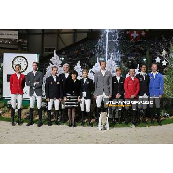Group photo for the Top 10 riders with Eleonora Ottaviani Top 10 Rolex IJRC Geneve,7th dec.2012 ph.IJRC/StefanoGrasso