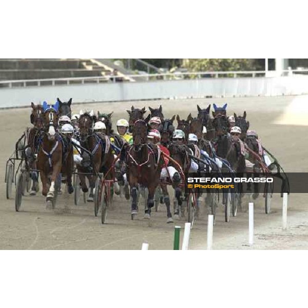Gran Premio D\' Europa Filly - Roberto Vecchione with Ellymay leads with at his right Roberto Andreghetti with Everglade As Milano, San Siro racetrack 25th april 2005 ph. Stefano Grasso