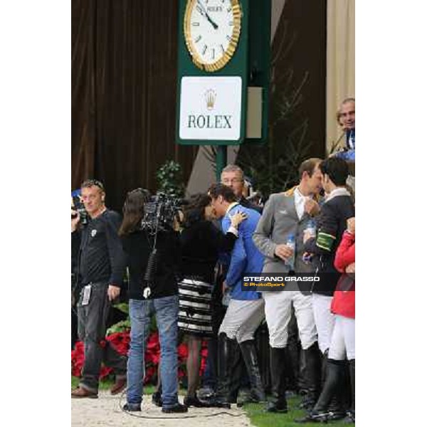 Eleonora Ottaviani congratulates with Christian Ahlmann Top 10 Rolex IJRC Geneve,7th dec.2012 ph.IJRC/StefanoGrasso