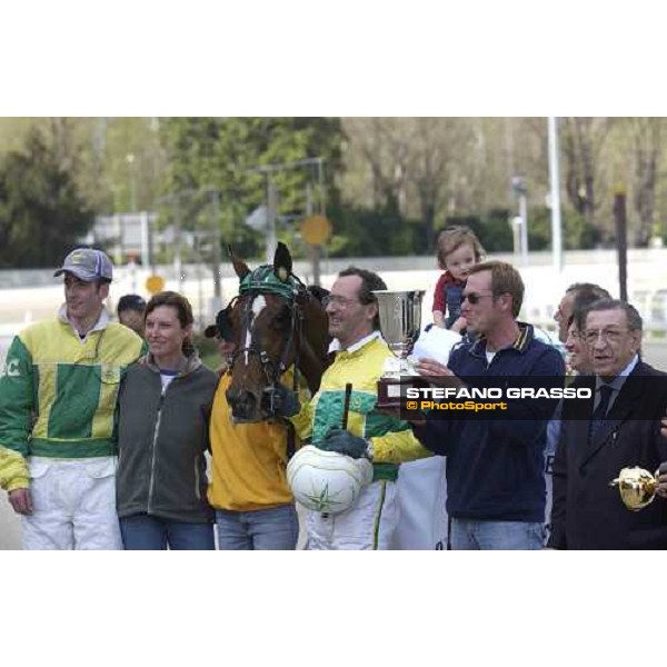 winning connection of Gran Premio d\' Europa Filly - winner Mauro Baroncini with Entella As Milano, San Siro racetrack 25th april 2005 ph. Stefano Grasso