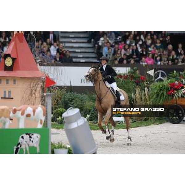 Janika Sprunger on Palloubet d\'Halong Grand Prix Rolex Rolex Fei World Cup Geneve,9th dec.2012 ph.IJRC/StefanoGrasso