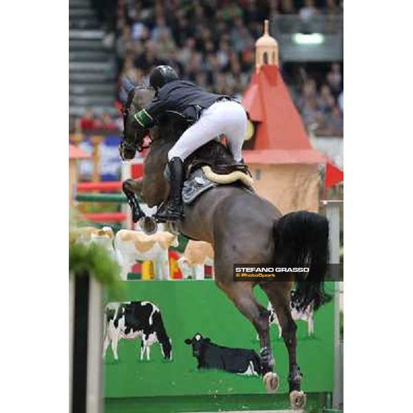 Steve Guerdat on Nino de Buissonnets Grand Prix Rolex Rolex Fei World Cup Geneve,9th dec.2012 ph.IJRC/StefanoGrasso