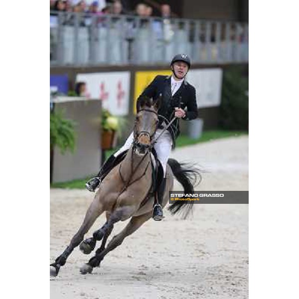 Roger Yves Bost on Castle Forbes Myrtille Paulois Grand Prix Rolex Rolex Fei World Cup Geneve,9th dec.2012 ph.IJRC/StefanoGrasso