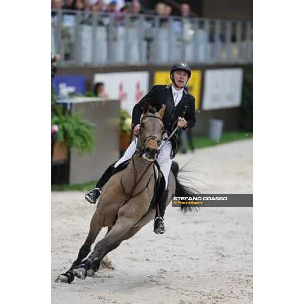 Roger Yves Bost on Castle Forbes Myrtille Paulois Grand Prix Rolex Rolex Fei World Cup Geneve,9th dec.2012 ph.IJRC/StefanoGrasso
