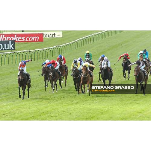 NEWMARKET, 30 Avril 2005. The 2000 Guinéas Stakes. \'FOOTSTEPINTHESTAND\' Jockey: Kieren Fallon Entraineur: Aidan O\'Brien Propriétaire: Mickael Tabor et Mme John Magnier.