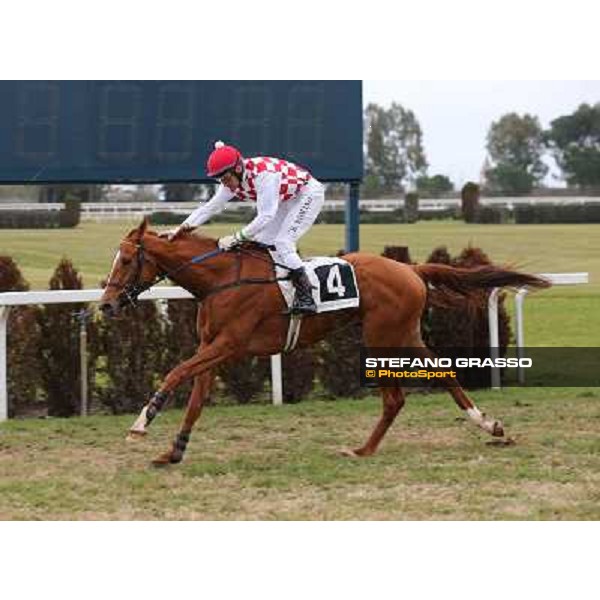 Raffaele Romano and Serica win the Premio Criterium D\'Inverno Rome, Capannelle racecourse, 12th january 2013 ph.Stefano Grasso