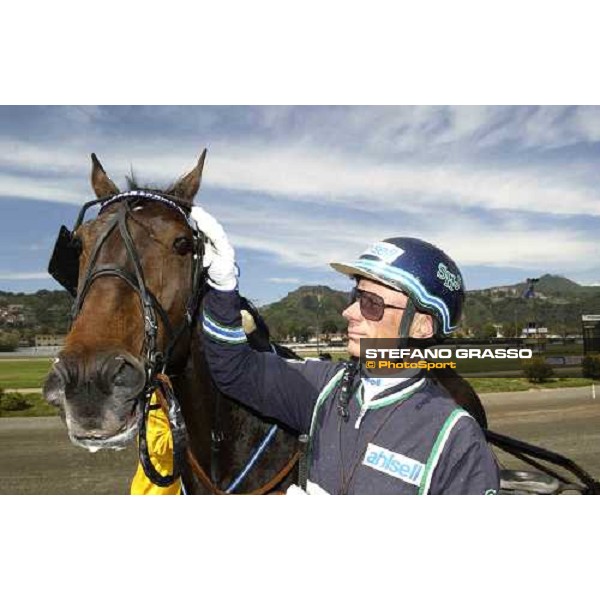 close up for Stig Johansson and Digger Crown winners of 2nd leg of Gran Premio Lotteria Napoli, 8th may 2005 ph. Stefano Grasso