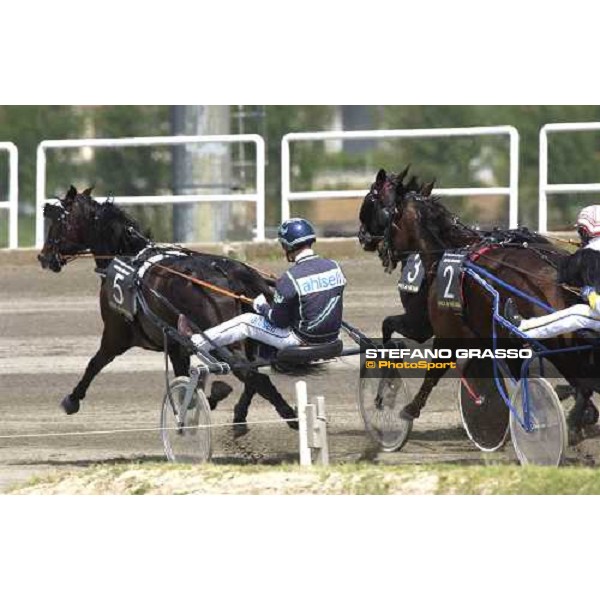 Stig Johansson and Digger Crown lead the group on the last bend of 2nd leg of Gran Premio Lotteria Napoli, 8th may 2005 ph. Stefano Grasso