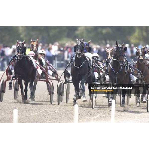 close up for Stig Johansson and Digger Crown winners of 2nd leg of Gran Premio Lotteria, during the first turn Napoli, 8th may 2005 ph. Stefano Grasso