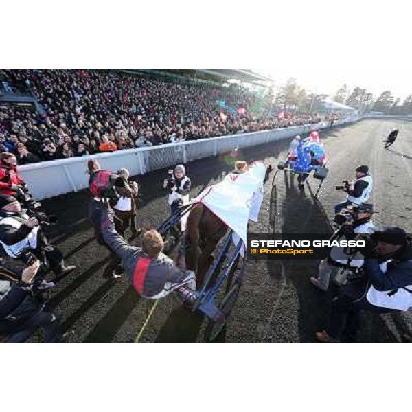 Jean Philippe Dubois ,Royal Dream and their winning connection parade after the triumph in the Grand Prix d\'Amerique Paris - Vincennes racecourse,27th january 2013 ph.Stefano Grasso