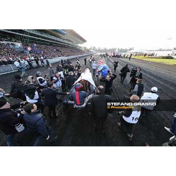 Jean Philip Dubois and Royal Dream parade after winning the 92° Grand Prix d\'Amerique Paris - Vincennes racecourse,27th january 2013 ph.Stefano Grasso