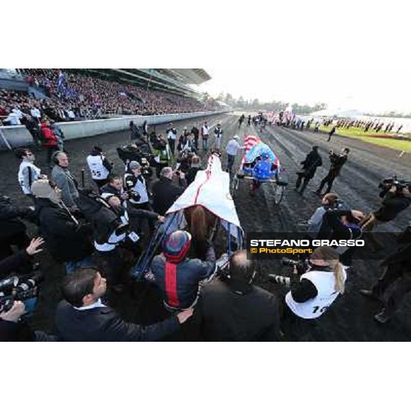 Jean Philip Dubois and Royal Dream parade after winning the 92° Grand Prix d\'Amerique Paris - Vincennes racecourse,27th january 2013 ph.Stefano Grasso