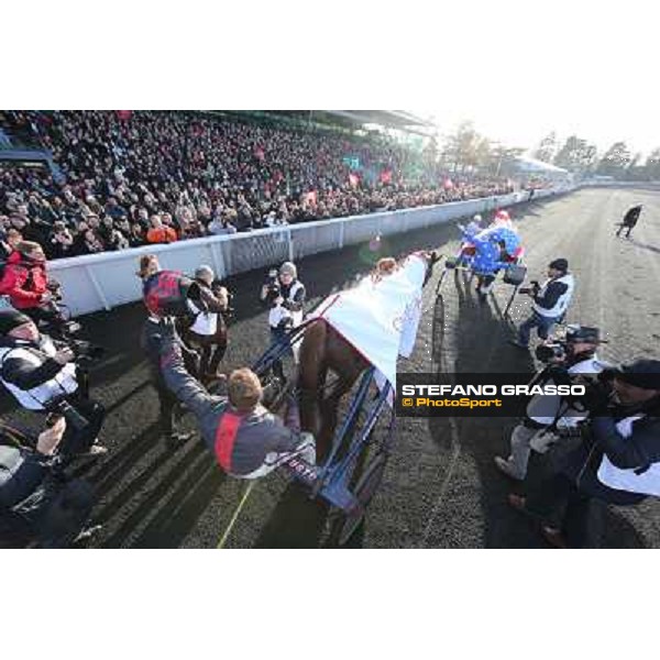 Jean Philip Dubois and Royal Dream parade after winning the 92° Grand Prix d\'Amerique Paris - Vincennes racecourse,27th january 2013 ph.Stefano Grasso