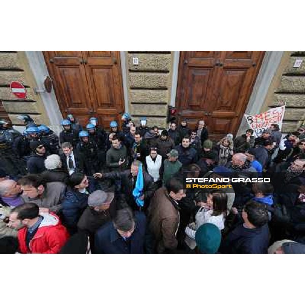 Manifestazione delle Categorie Ippiche davanti al Ministero dell\'Economia e delle Finanze Roma, 1 febbraio 2013 ph.Stefano Grasso