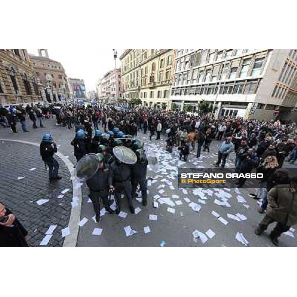 Manifestazione delle Categorie Ippiche davanti al Ministero dell\'Economia e delle Finanze Roma, 1 febbraio 2013 ph.Stefano Grasso