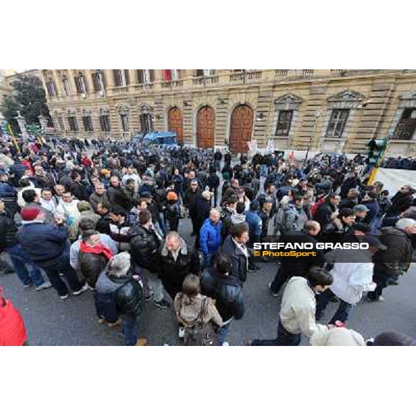 Manifestazione delle Categorie Ippiche davanti al Ministero dell\'Economia e delle Finanze Roma, 1 febbraio 2013 ph.Stefano Grasso