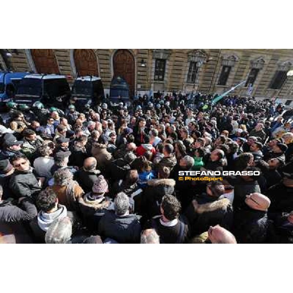 Manifestazione delle Categorie Ippiche davanti al Ministero dell\'Economia e delle Finanze Roma, 1 febbraio 2013 ph.Stefano Grasso