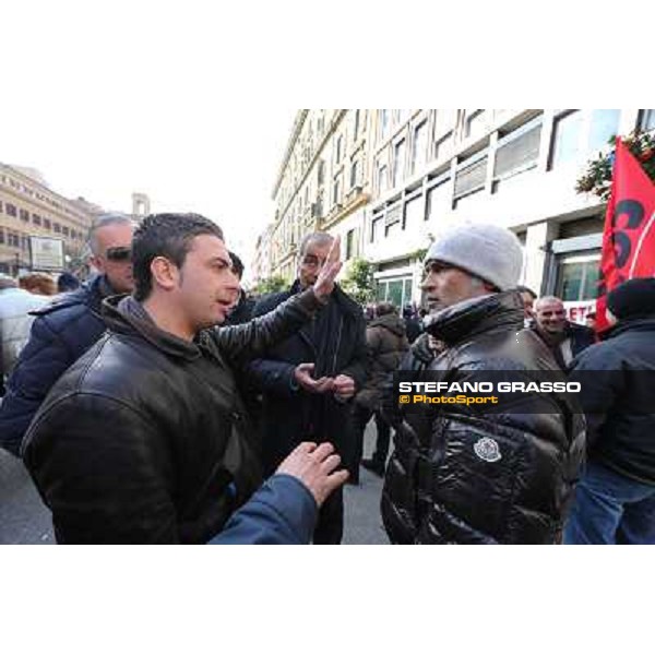 Manifestazione delle Categorie Ippiche davanti al Ministero dell\'Economia e delle Finanze Roma, 1 febbraio 2013 ph.Stefano Grasso