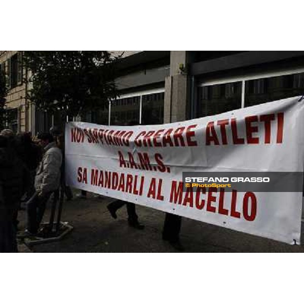 Manifestazione delle Categorie Ippiche davanti al Ministero dell\'Economia e delle Finanze Roma, 1 febbraio 2013 ph.Stefano Grasso