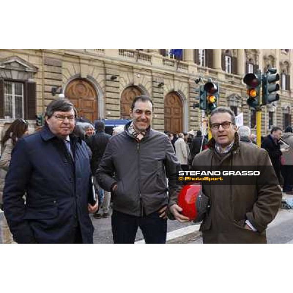 Manifestazione delle Categorie Ippiche davanti al Ministero dell\'Economia e delle Finanze Roma, 1 febbraio 2013 ph.Stefano Grasso