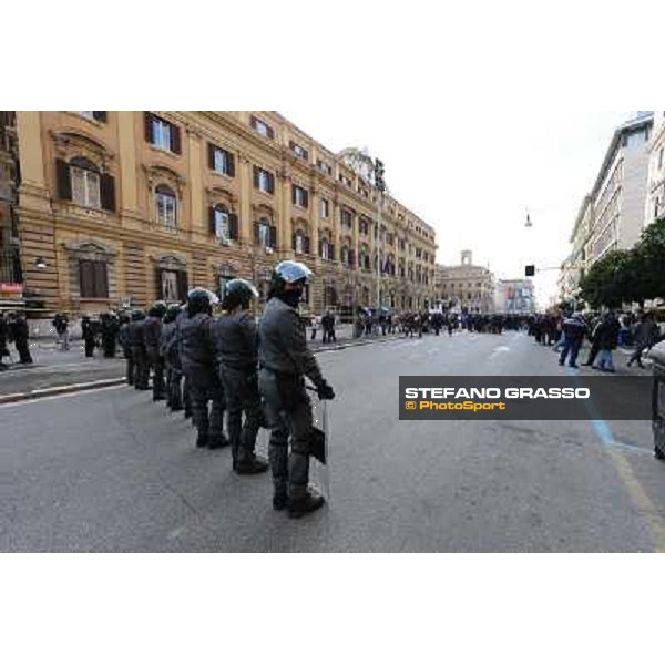 Manifestazione delle Categorie Ippiche davanti al Ministero dell\'Economia e delle Finanze Roma, 1 febbraio 2013 ph.Stefano Grasso