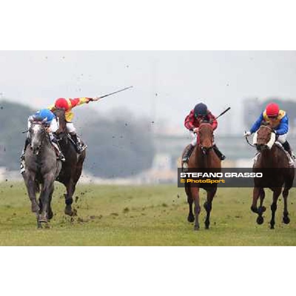 Andrea Mezzatesta with Cloud (1st from left) wins the Premio Youth beating Tyranitar (2nd from right) Rome, Capannelle racecourse, 1st march 2012 ph.Stefano Grasso