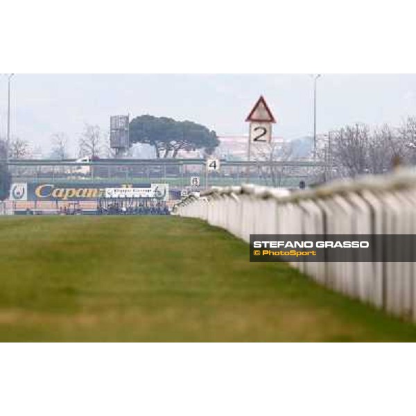Racing - The straight of Capannelle racecourse - Cloud wins the race Rome, Capannelle racecourse, 1st march 2013 ph.Stefano Grasso
