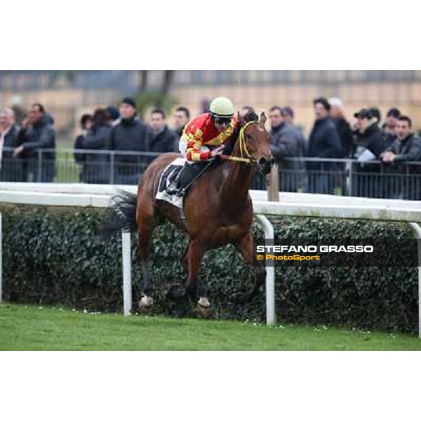 Luca Maniezzi on Clorofilla wins the Premio Sinni Roma - Capannelle racecourse, 17th march 2013 ph.Stefano Grasso