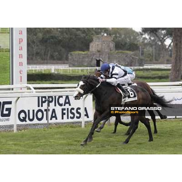Vedelago and Mario Esposito win the Premio Gentlewave Rome - Capannelle racecourse,1st april 2013 ph.Stefano Grasso