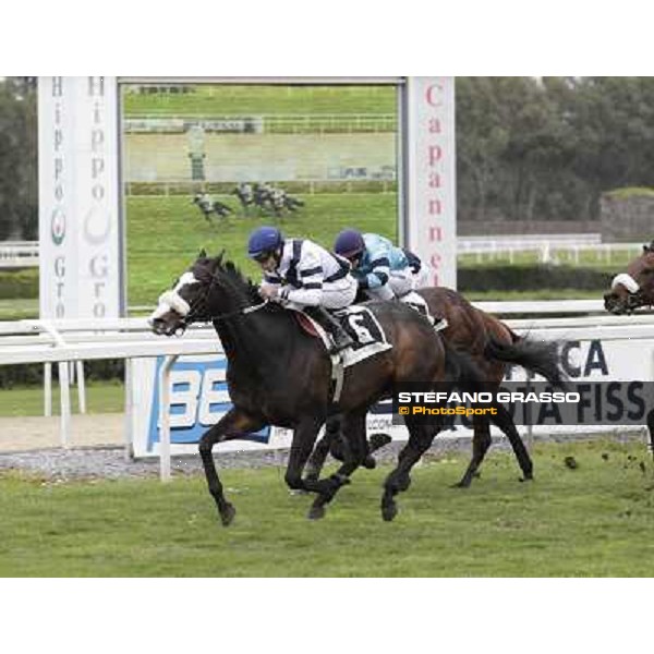 Vedelago and Mario Esposito win the Premio Gentlewave Rome - Capannelle racecourse,1st april 2013 ph.Stefano Grasso
