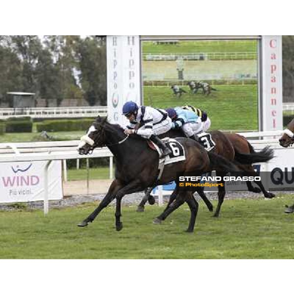 Vedelago and Mario Esposito win the Premio Gentlewave Rome - Capannelle racecourse,1st april 2013 ph.Stefano Grasso