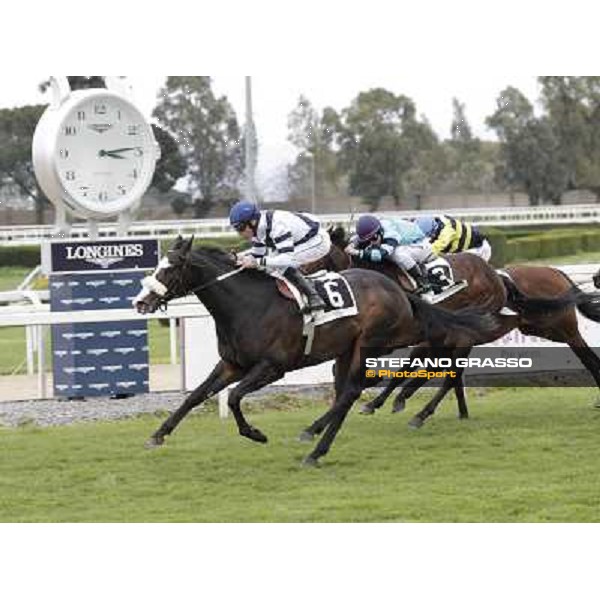 Vedelago and Mario Esposito win the Premio Gentlewave Rome - Capannelle racecourse,1st april 2013 ph.Stefano Grasso