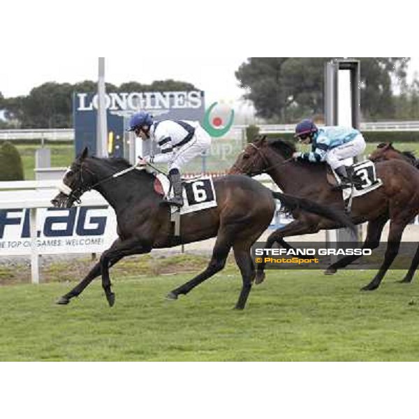 Vedelago and Mario Esposito win the Premio Gentlewave Rome - Capannelle racecourse,1st april 2013 ph.Stefano Grasso