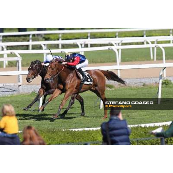 Mario Esposito on Scixerboa goes to win the Premio UNPCPS beating Andrea Mezzatesta on Siamo di Fano Rome - Capannelle racecourse,14th april 2013 ph.Stefano Grasso