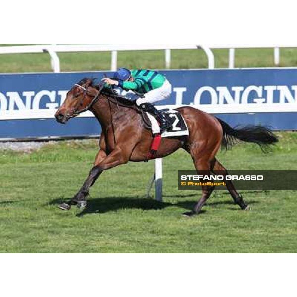 Dario Vargiu on Green Naswhan Rome - Capannelle racecourse,14th april 2013 ph.Stefano Grasso