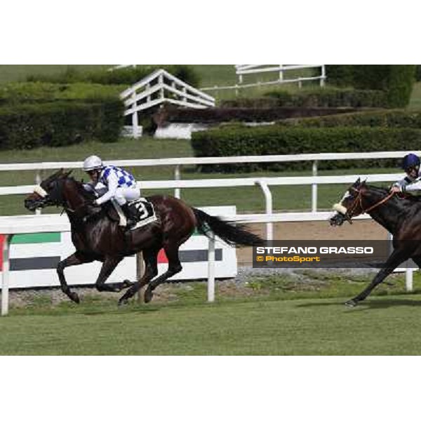 Carlo Fiocchi and Principe Adepto go to win the Premio Festuca beating Vedelago Rome,Capannelle racecourse,8th sept.2013 ph.Stefano Grasso