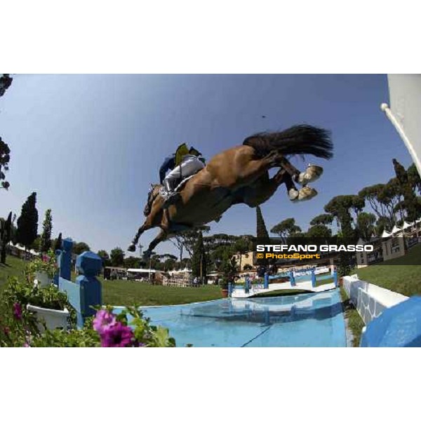 a jump during Coppa delle Nazioni, won by England, 2nd Usa, 3rd Germany Rome, P.zza di Siena 27th may 2005 ph. Stefano Grasso