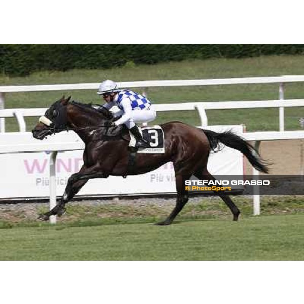Carlo Fiocchi and Principe Adepto go to win the Premio Festuca Rome,Capannelle racecourse,8th sept.2013 ph.Stefano Grasso