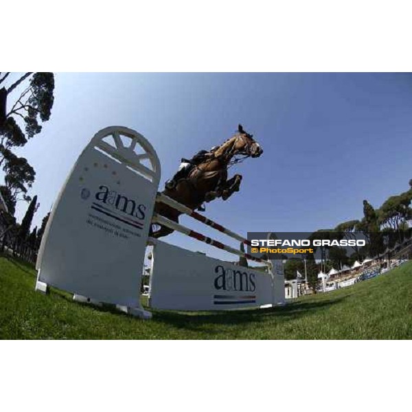 a jump during Coppa delle Nazioni, won by England, 2nd Usa, 3rd Germany Rome, P.zza di Siena 27th may 2005 ph. Stefano Grasso